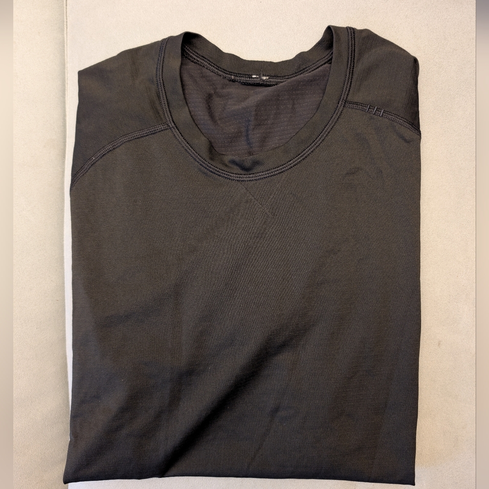 Lululemon Athletica Black Short Sleeve Tee Medium